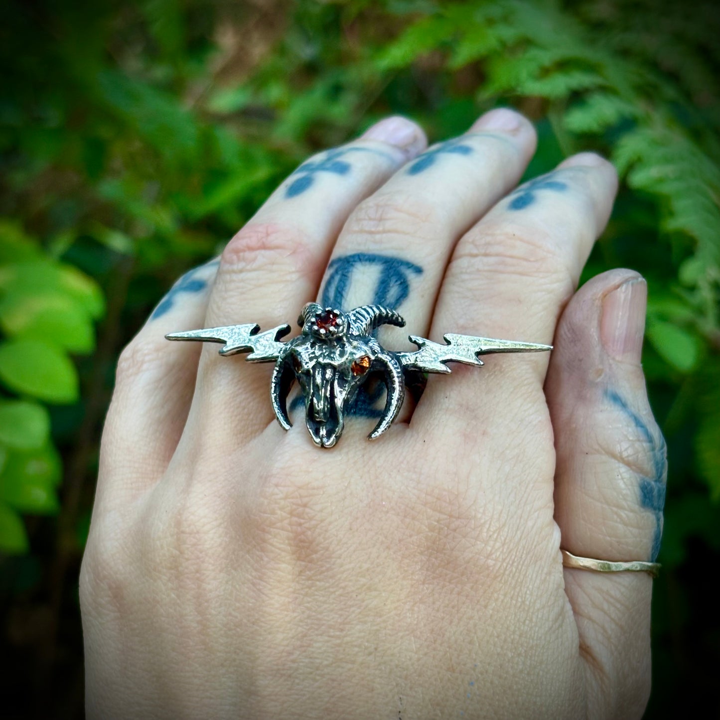 Blitzziege Ring