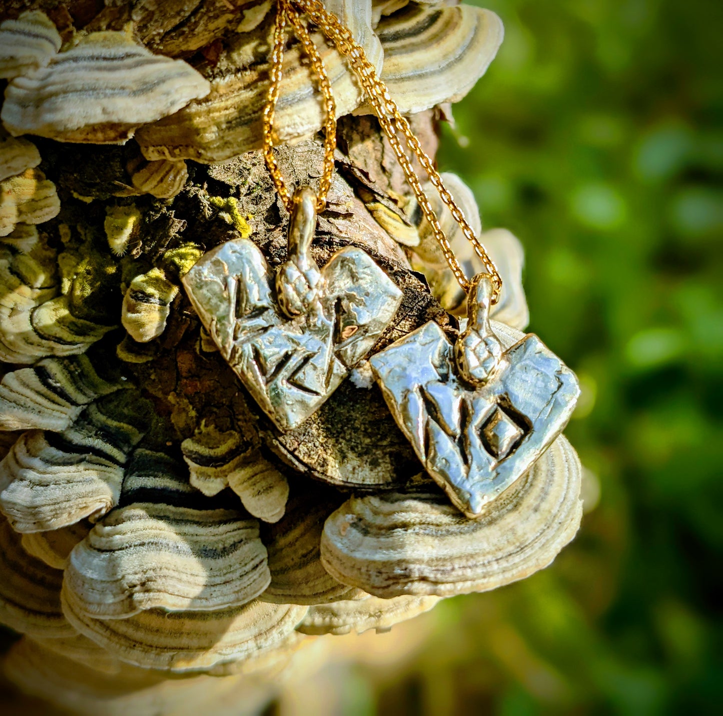 NO Heart Snek Necklace