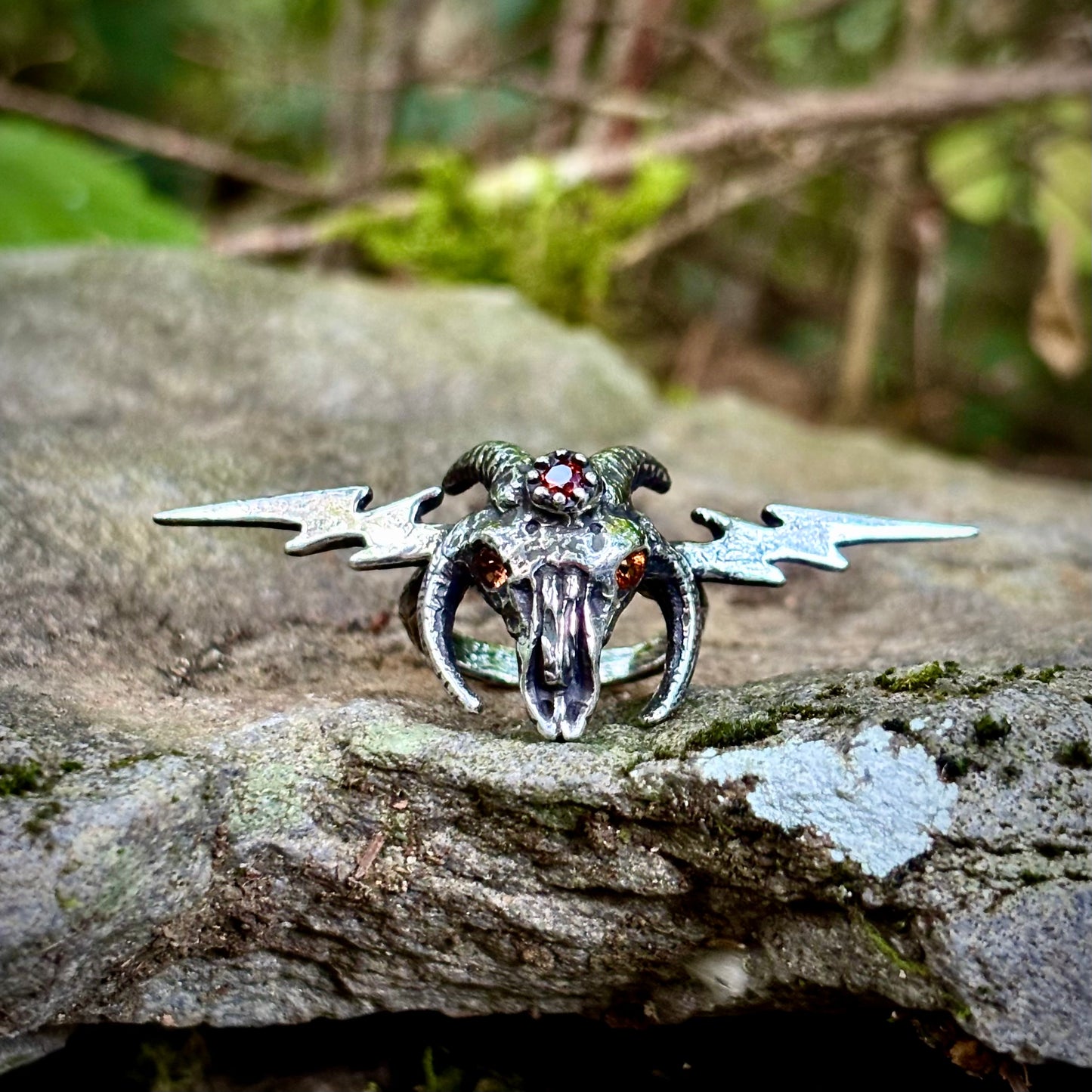 Blitzziege Ring
