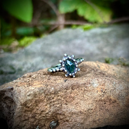 Velelia Ring