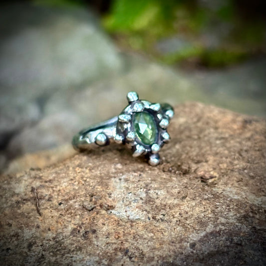Nuzinai Ring