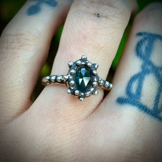 Velelia Ring