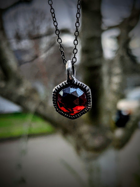 Granatapfel Necklace