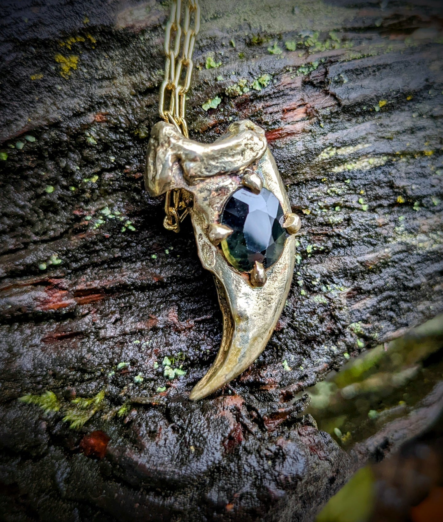 Kuma Yona Necklace